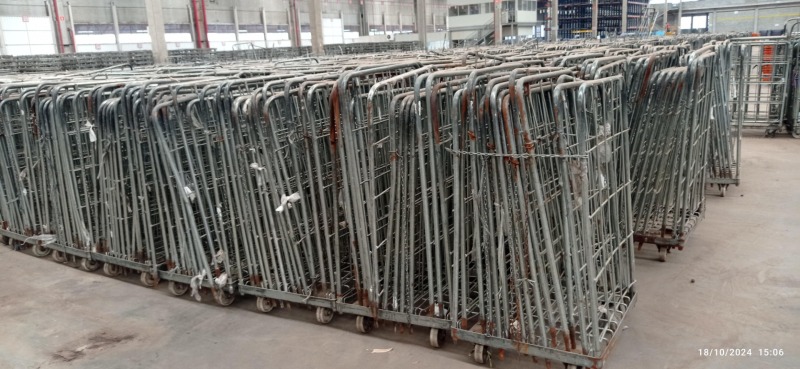 Foto de 1.000 ROOLTAINERS (carrinho plataforma, 04 rodízios.