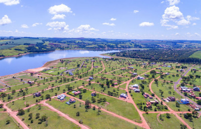 TERRENO COM 450 m² NO LOTEAMENTO TERRAS DE SANTA CRISTINA, GLEBA III EM ITAÍ/SP 1º Leilão: 16/10/202